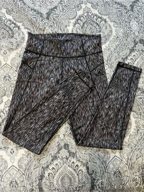 010 Adidas Black & White Space-Dye High-Rise Leggings